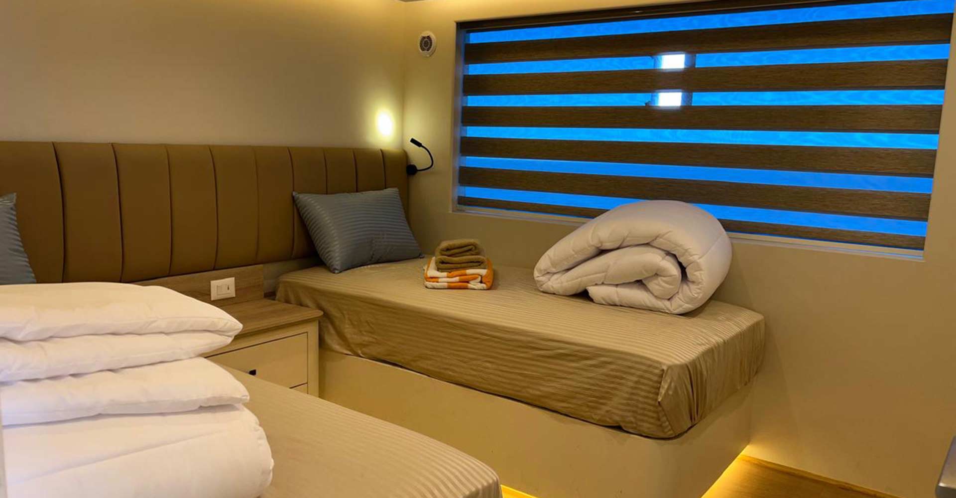 10-Upper-twin-beds-cabin